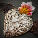 Corazón chico con alas blanco 0183