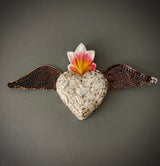 Corazón chico con alas blanco 0183