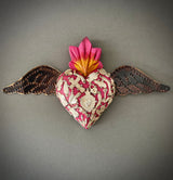 Corazón chico con alas fucsia 0181