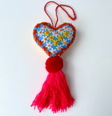 Corazón bordado a mano