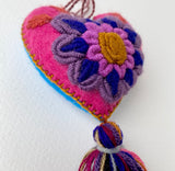 Corazón bordado a mano