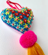 Corazón bordado a mano