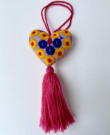 Corazón bordado a mano