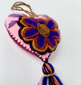 Corazón bordado a mano