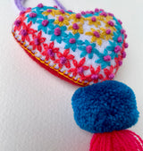 Corazón bordado a mano