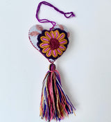 Corazón bordado a mano