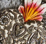 Corazón de milagritos blanco grande 0079